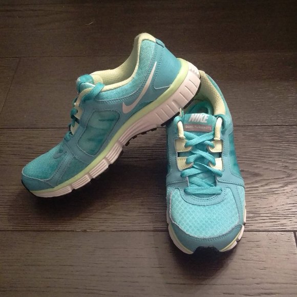 Women's Nike Dual Fusion ST2 Runners - Picture 2 of 9